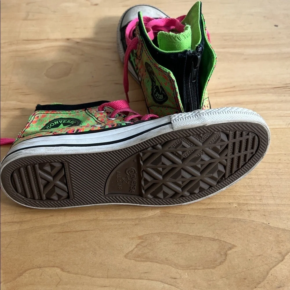 Kids High-Top Sneakers with Pink and Green Accents